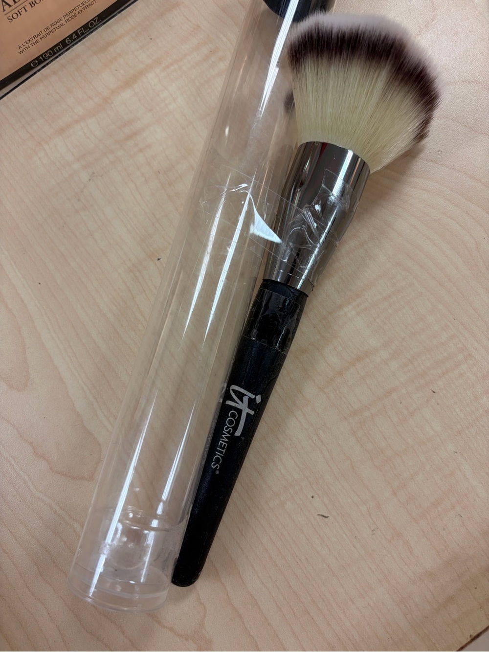 IT Cosmetics Heavenly Luxe Pointed Precision Complexion Brush Sealed NO 3
